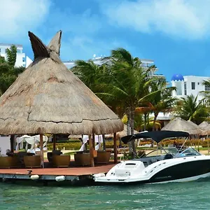 4* Resort Sunset Marina & Yacht Club